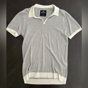 Cream and black pattern Hollister size M